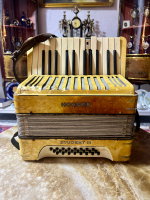HOHNER STUDENT III