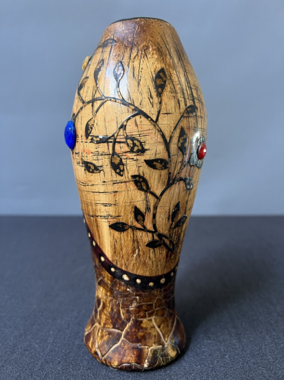 EL YAPIMI YAKMA DESENLİ AHSAP VAZO