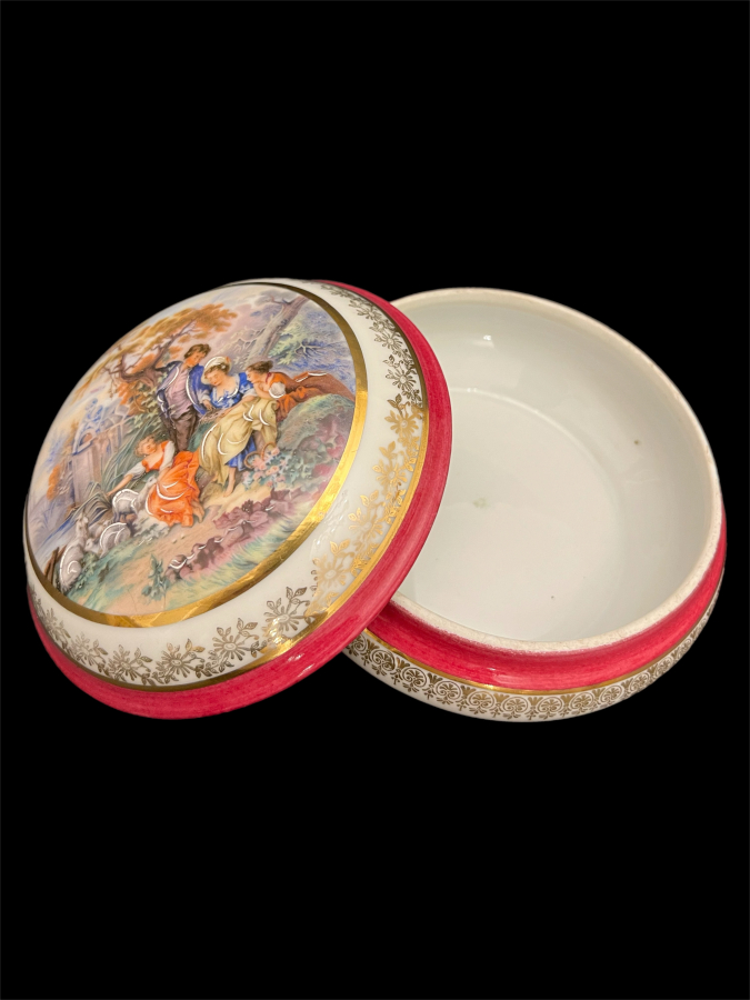 Limoges France büyük boy, kısmen kabartmalı el boyama bonboniyer