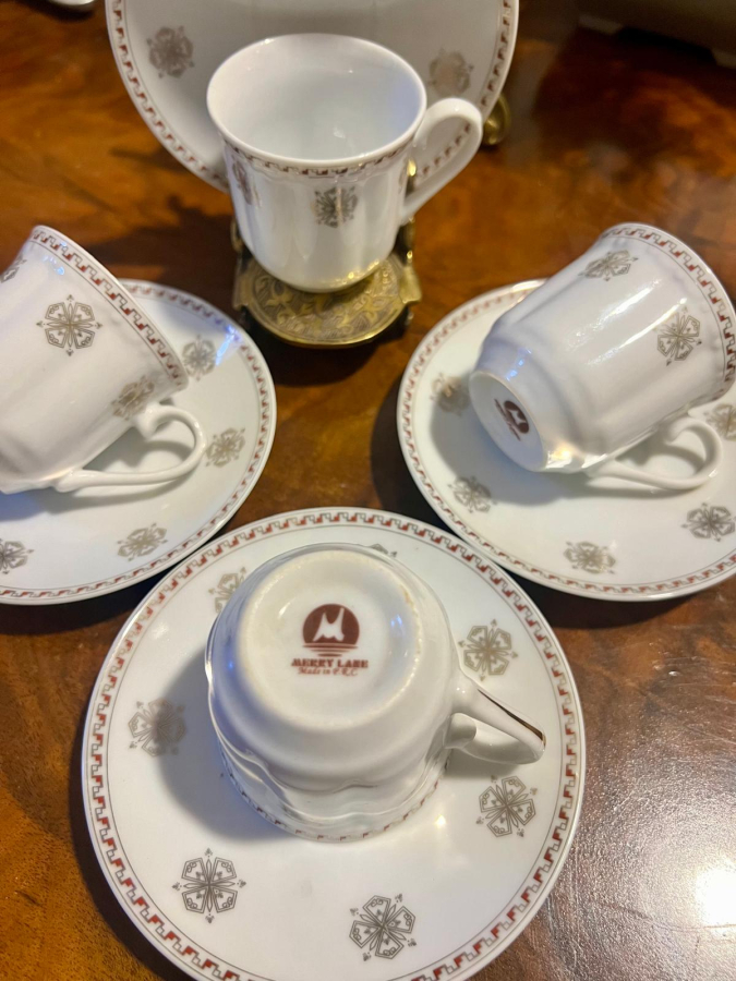 MERRY LANE 4 ADET FİNCAN VE FİNCAN TABAĞI