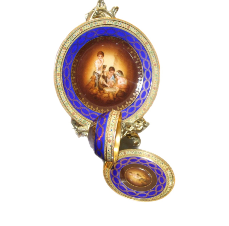 VİYANA PORSELEN EL BOYAMASI ALTIN YALDIZLI FİNCAN VE TABAK TAKIMI