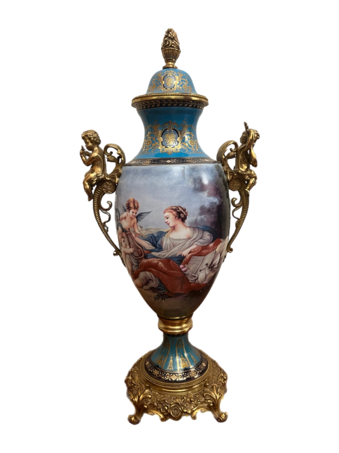 SÈVRES PORSELEN EL BOYAMASI ALTIN YALDIZLI ÜÇLÜ TAKIM.ÖLÇÜ;(BÜYÜK:UZUNLUK:65CM EN:,31CM), (KÜÇÜK:UZUNLUK:38CM EN:30CM).