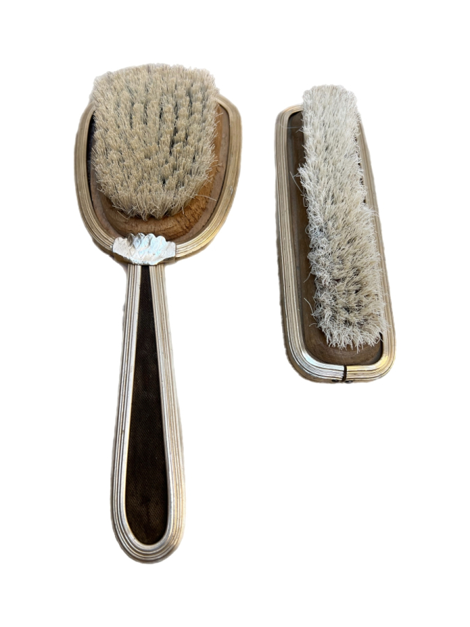 ELBİSE VE SAÇ FIRÇASI TAKIMI