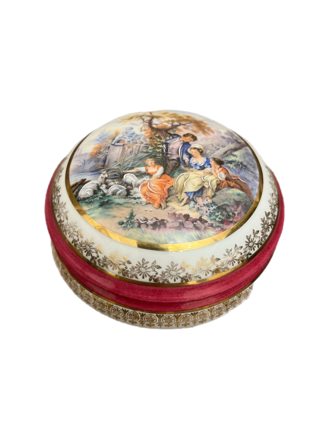 LİMOGES FRAGONARD SAHNELİ PORSELEN KUTU