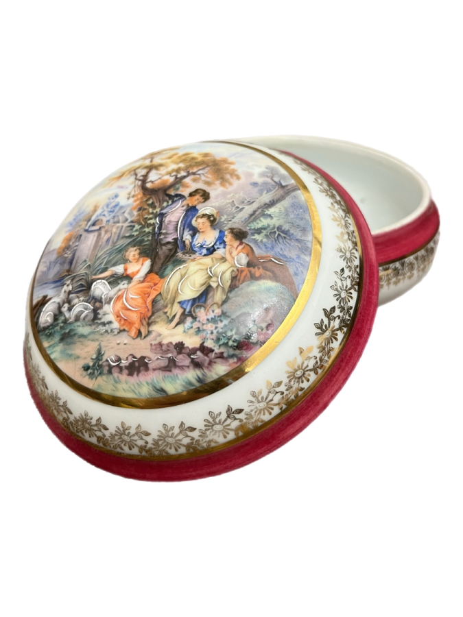 LİMOGES FRAGONARD SAHNELİ PORSELEN KUTU