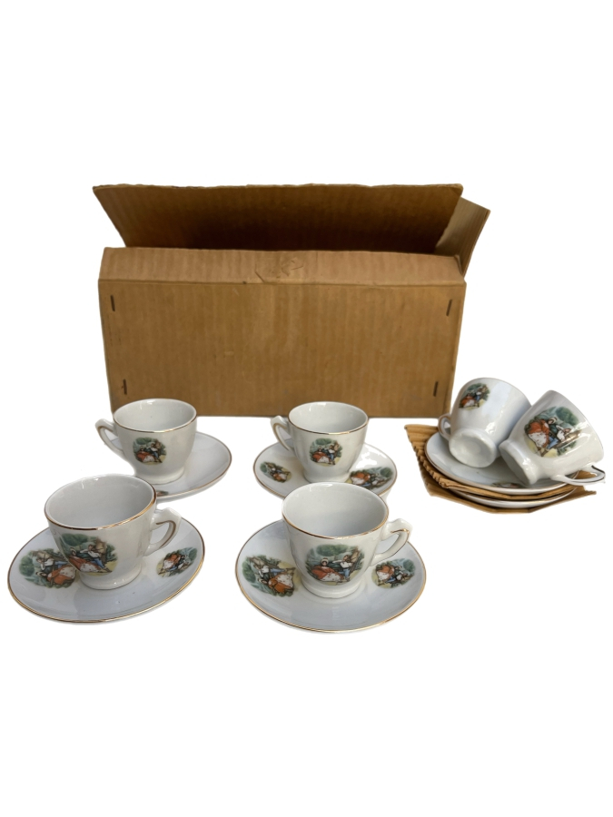 ROMANTİK FİGÜRLÜ 6 KİŞİLİK TÜRK KAHVESİ TAKIMI