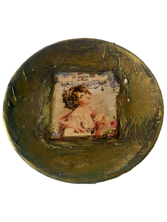 DEKUPAJ ESKİTME TEKNİKLE YAPILMIŞ DEKORATİF TABAK