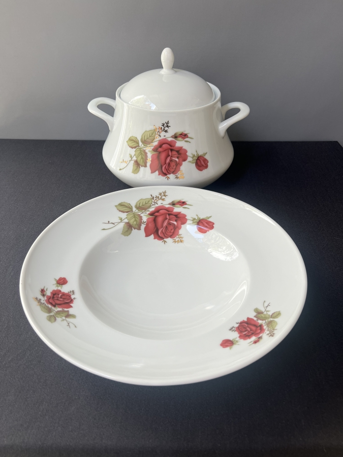 ST. BAVARIA ROSENBERG PORSELEN GÜL DESENLİ KAPAKLI KASE VE SALATA TABAĞI TAKIMI