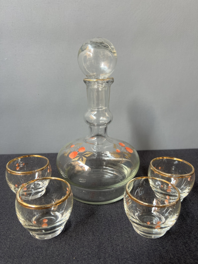 EL BOYAMASI DETAYLI CAM KARAFLA 4’LÜ KADEH TAKIMI