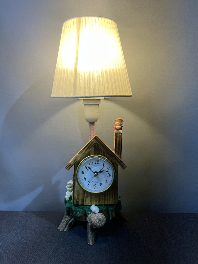 SAATLİ MASA LAMBASI