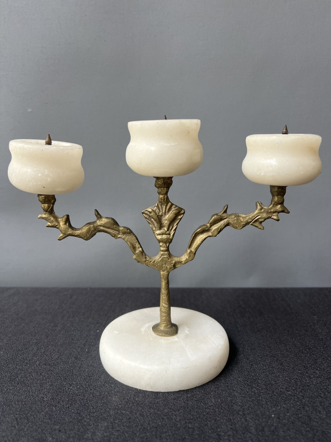 ÜÇLÜ PIRİNÇ ŞAMDAN (ONİKS TAŞ TABANLI)