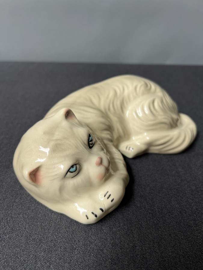 YATAN KEDİ FİGÜRÜ – SERAMİK