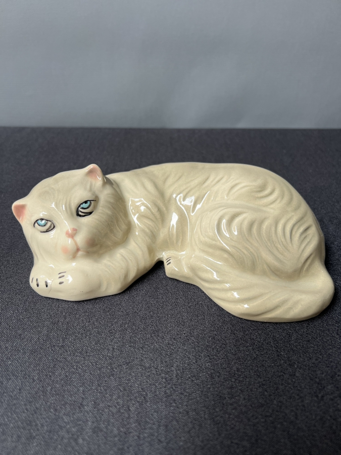 YATAN KEDİ FİGÜRÜ – SERAMİK