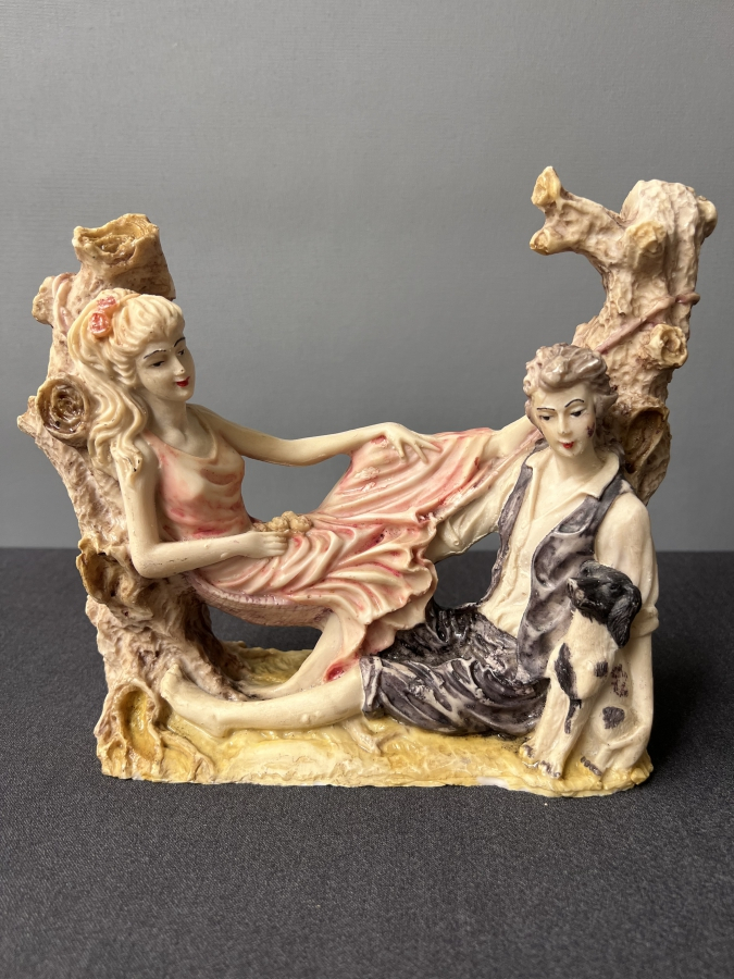 İKİ FİGÜRLÜ DEKORATİF BİBLO